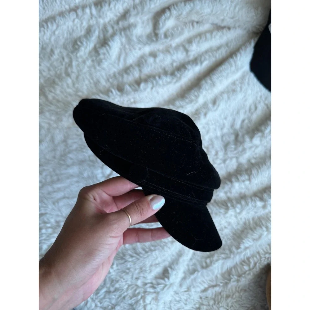 NWT Zara Accessories Black Velvet Baker Boy Newsboy Cap Hat Size Medium